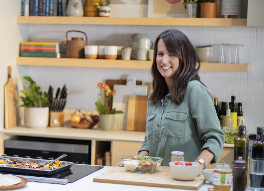 Geneviève O'Gleman cuisine avec Merveilles d'abeilles pour Savourer sur Radio-Canada S01E01 2020-09-18